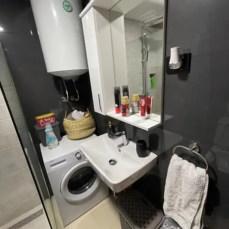 Izadaje Se Stan Na Dan Kvart Apartment *