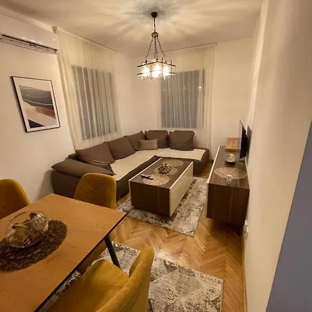Izadaje Se Stan Na Dan Kvart Apartment *